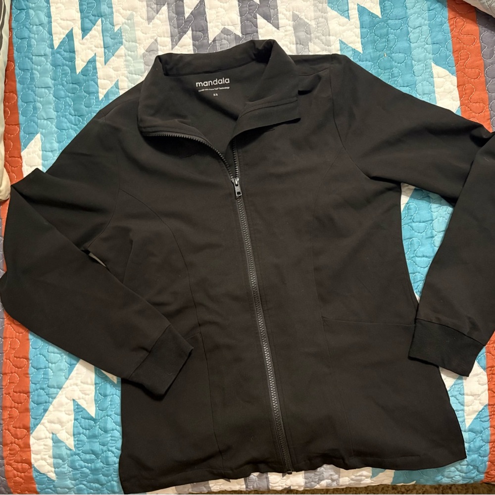 Mandala zip scrub jacket xs